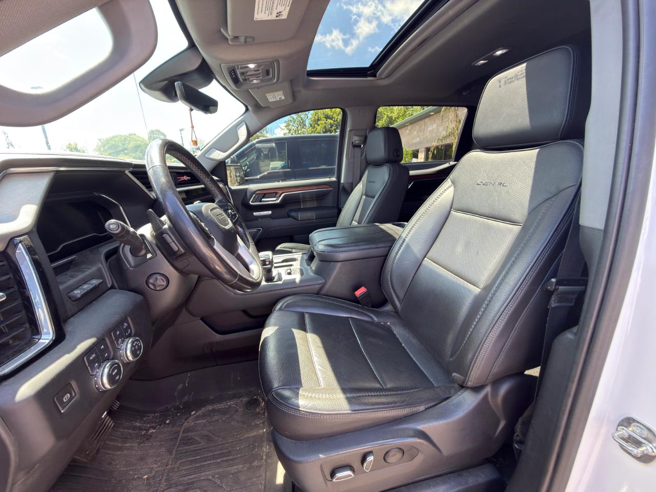 GMC Sierra 1500 Denali Crew Cab 4WD 2023