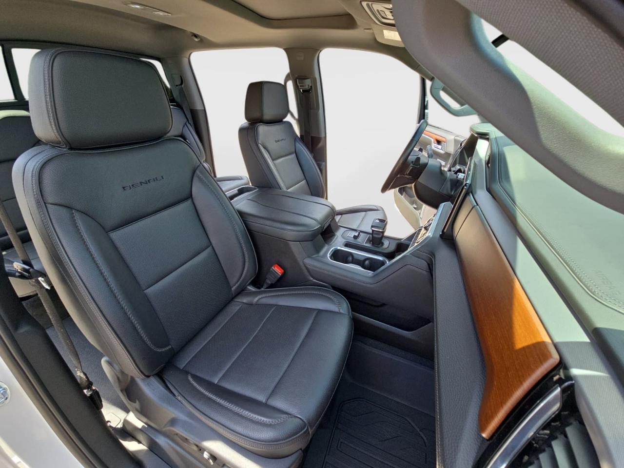GMC Sierra 1500 Denali Crew Cab 4WD 2023