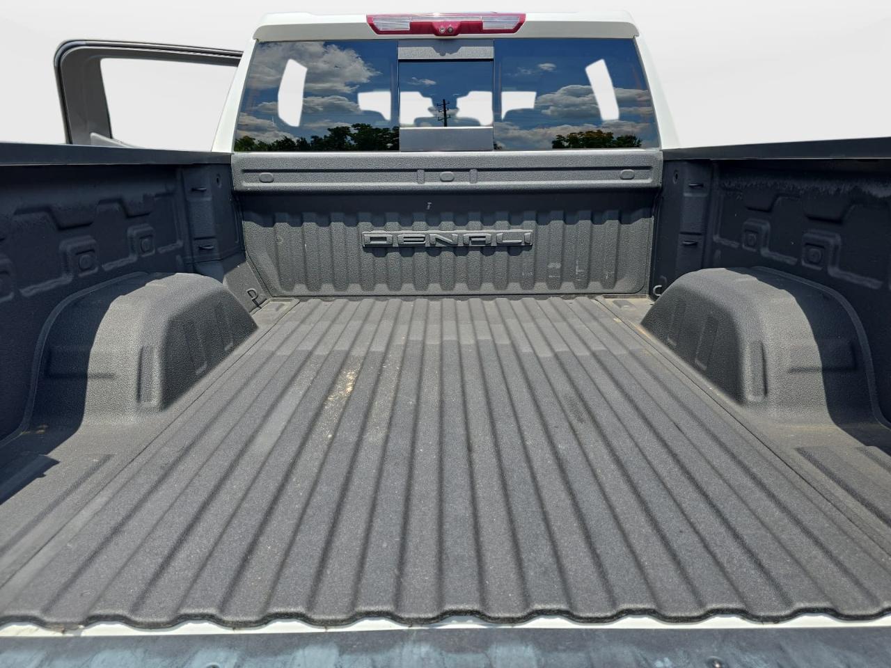 GMC Sierra 1500 Denali Crew Cab 4WD 2023