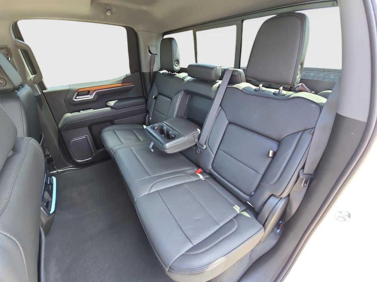 GMC Sierra 1500 Denali Crew Cab 4WD 2023