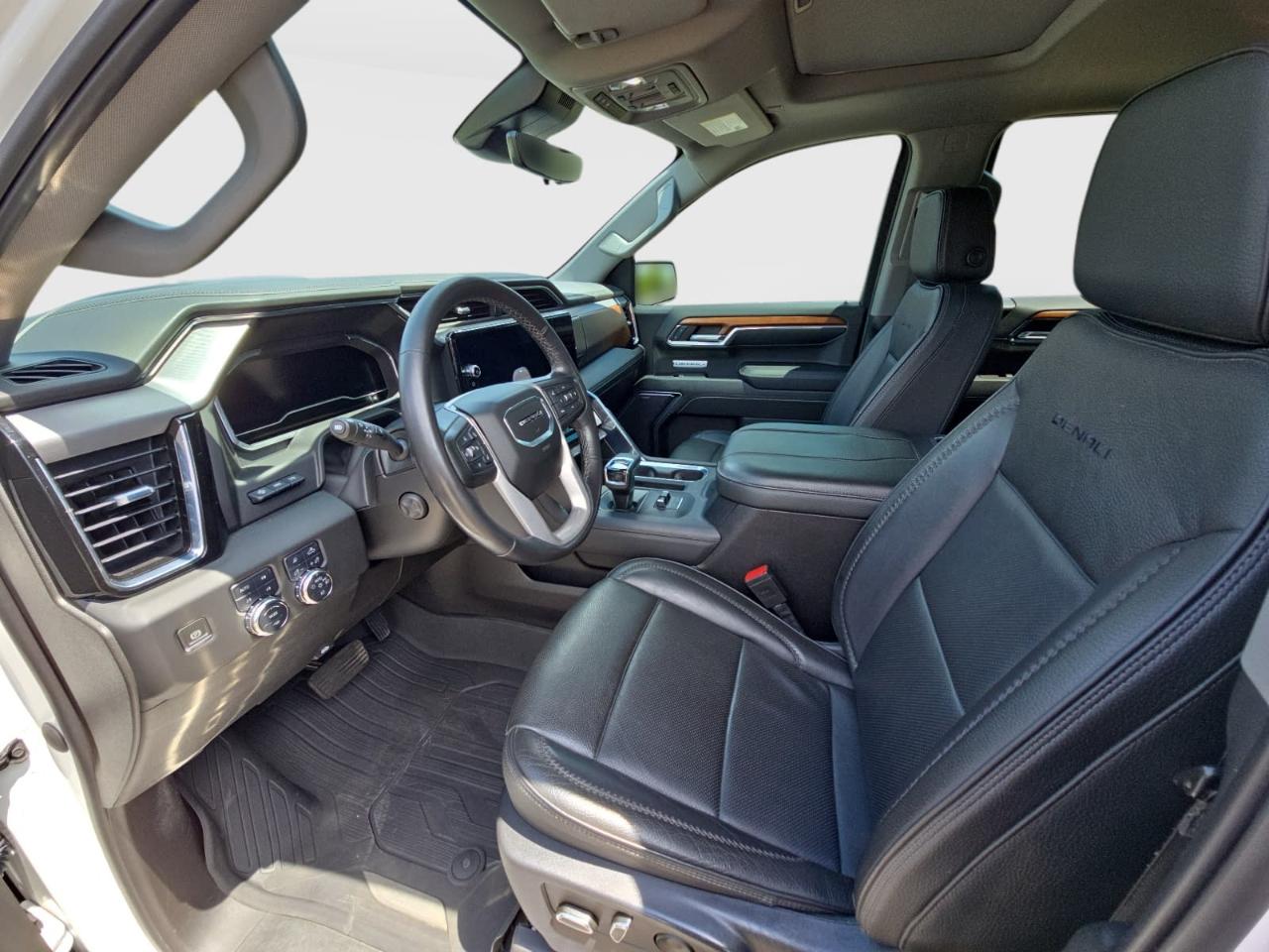 GMC Sierra 1500 Denali Crew Cab 4WD 2023