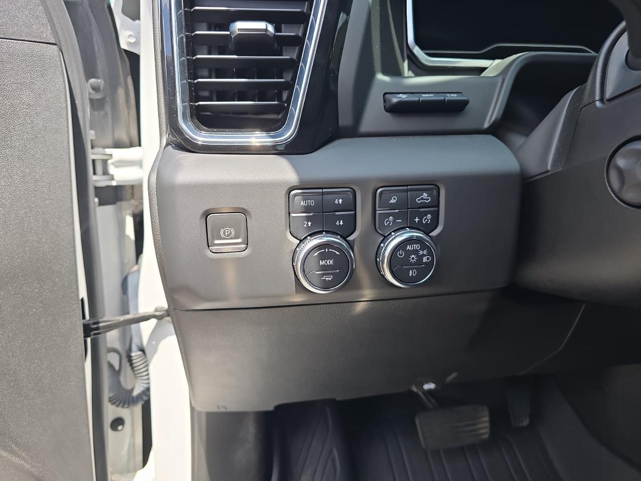 GMC Sierra 1500 Denali Crew Cab 4WD 2023