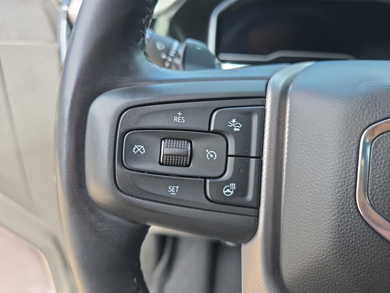 GMC Sierra 1500 Denali Crew Cab 4WD 2023