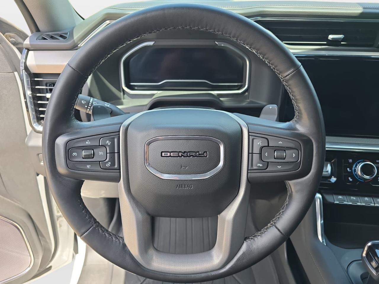 GMC Sierra 1500 Denali Crew Cab 4WD 2023