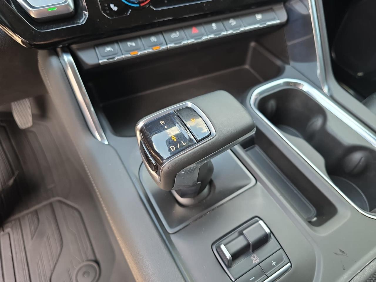 GMC Sierra 1500 Denali Crew Cab 4WD 2023
