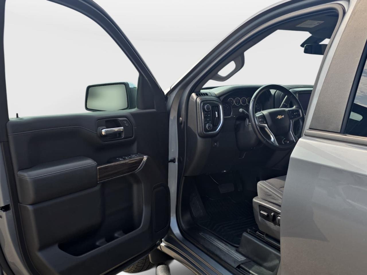 Chevrolet Silverado 1500 LT Crew Cab 4WD 2020