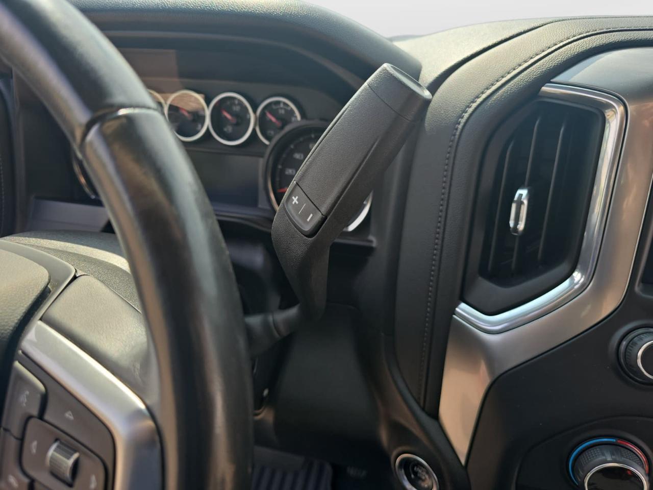 Chevrolet Silverado 1500 LT Crew Cab 4WD 2020