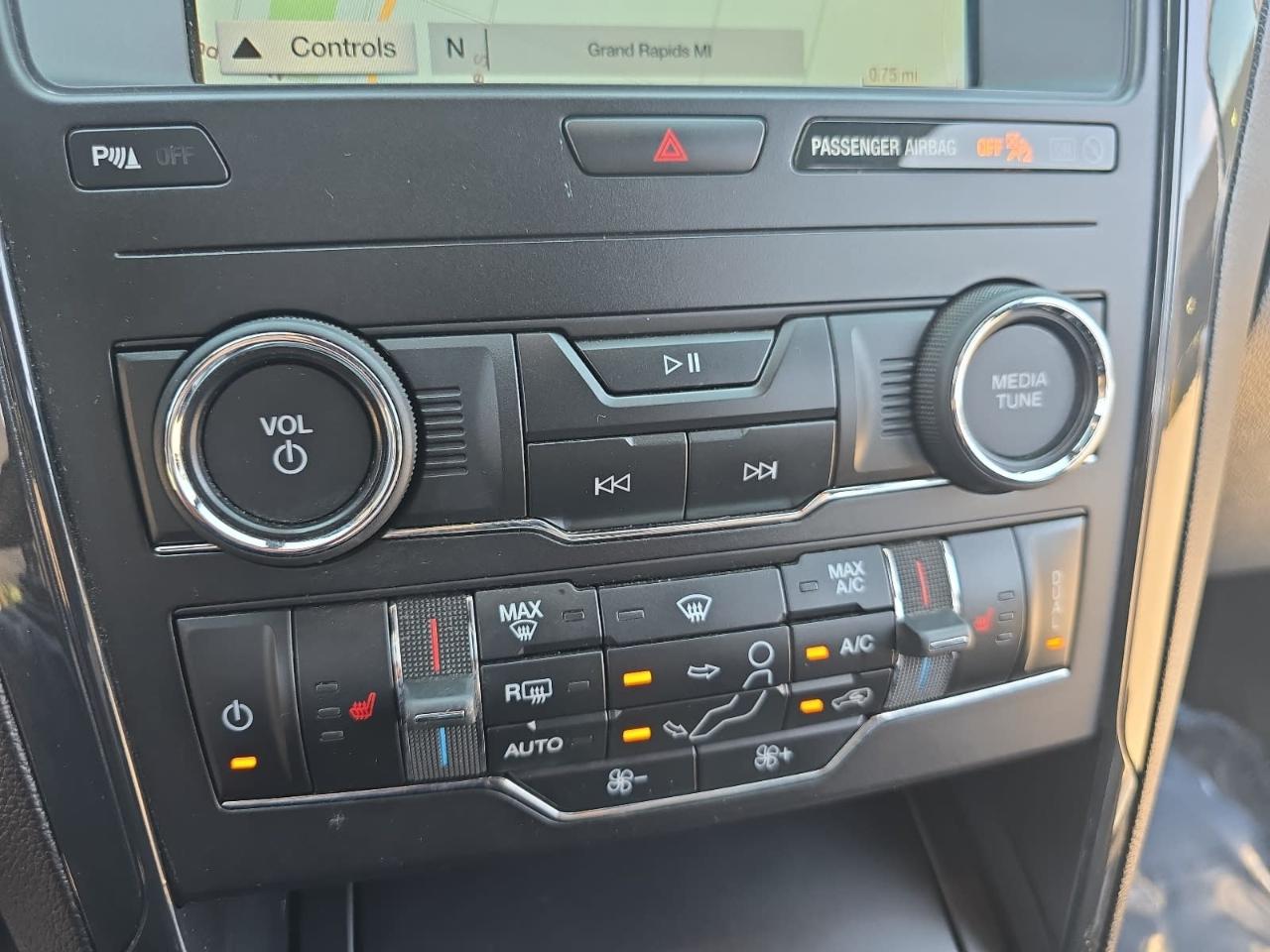 Ford Explorer XLT 4WD 2019
