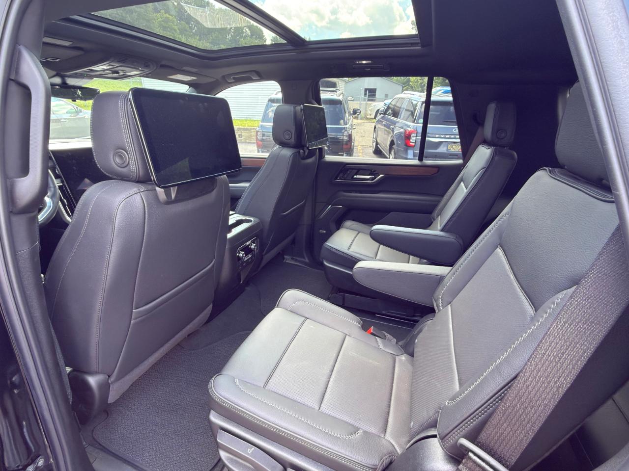 GMC Yukon Denali 4WD 2025
