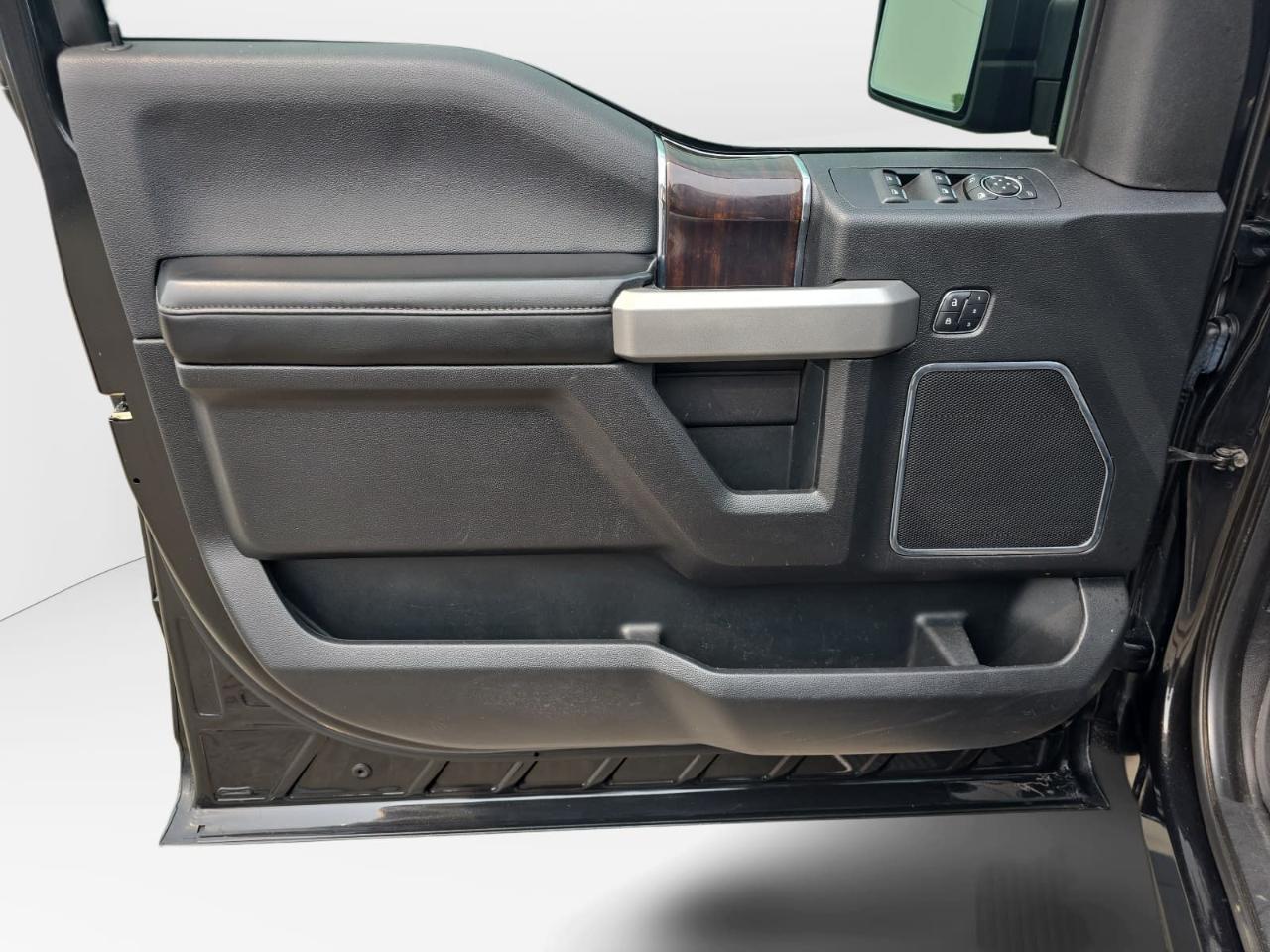 Ford F150 Platinum Supercrew 4WD 2015