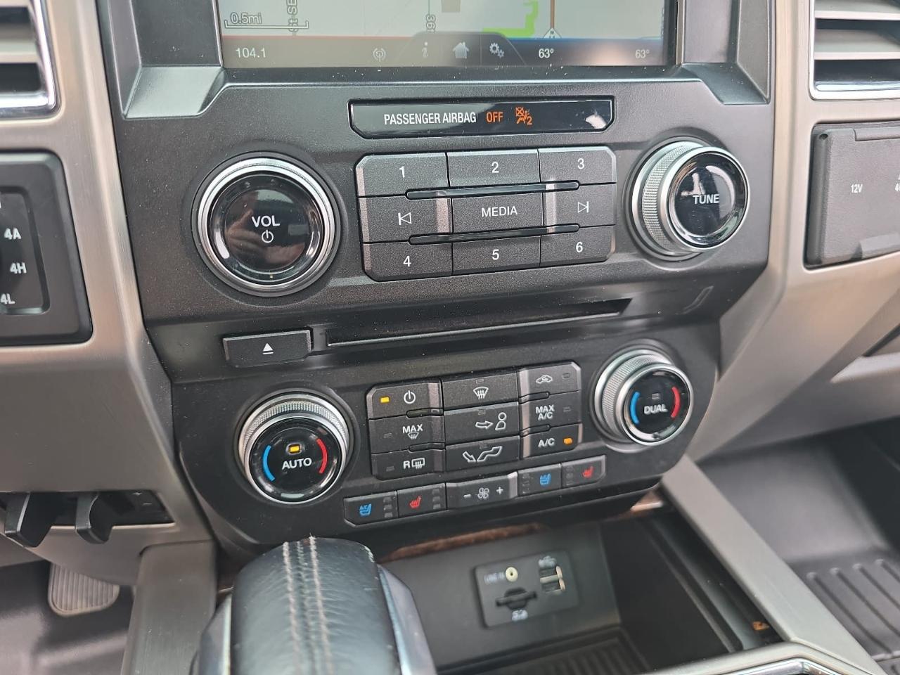 Ford F150 Platinum Supercrew 4WD 2015