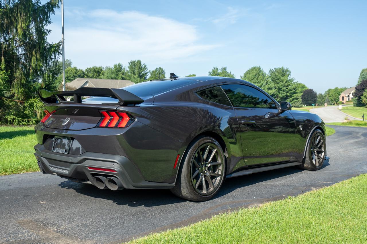 Ford Mustang Dark Horse 2024