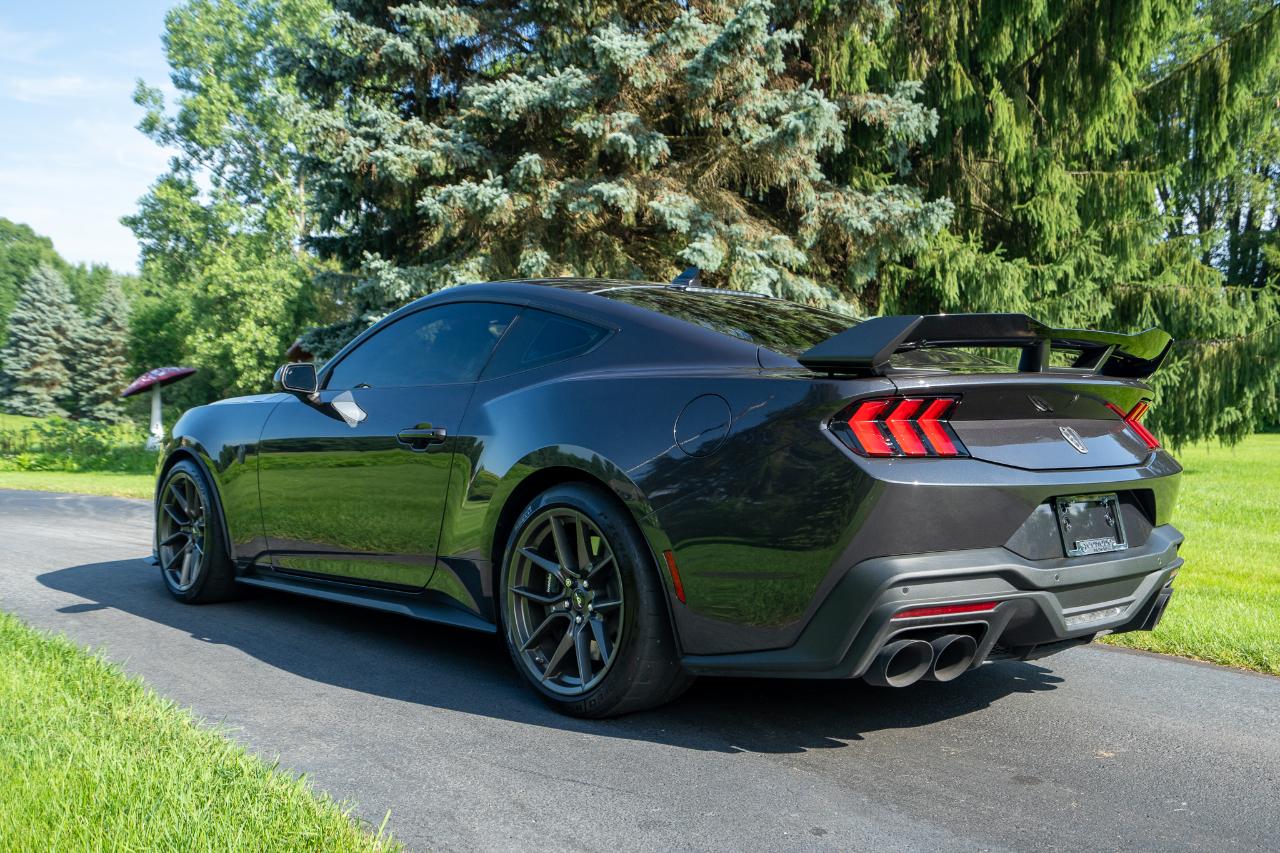 Ford Mustang Dark Horse 2024