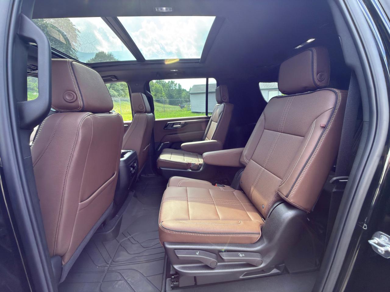 Chevrolet Suburban High Country 4WD 2026