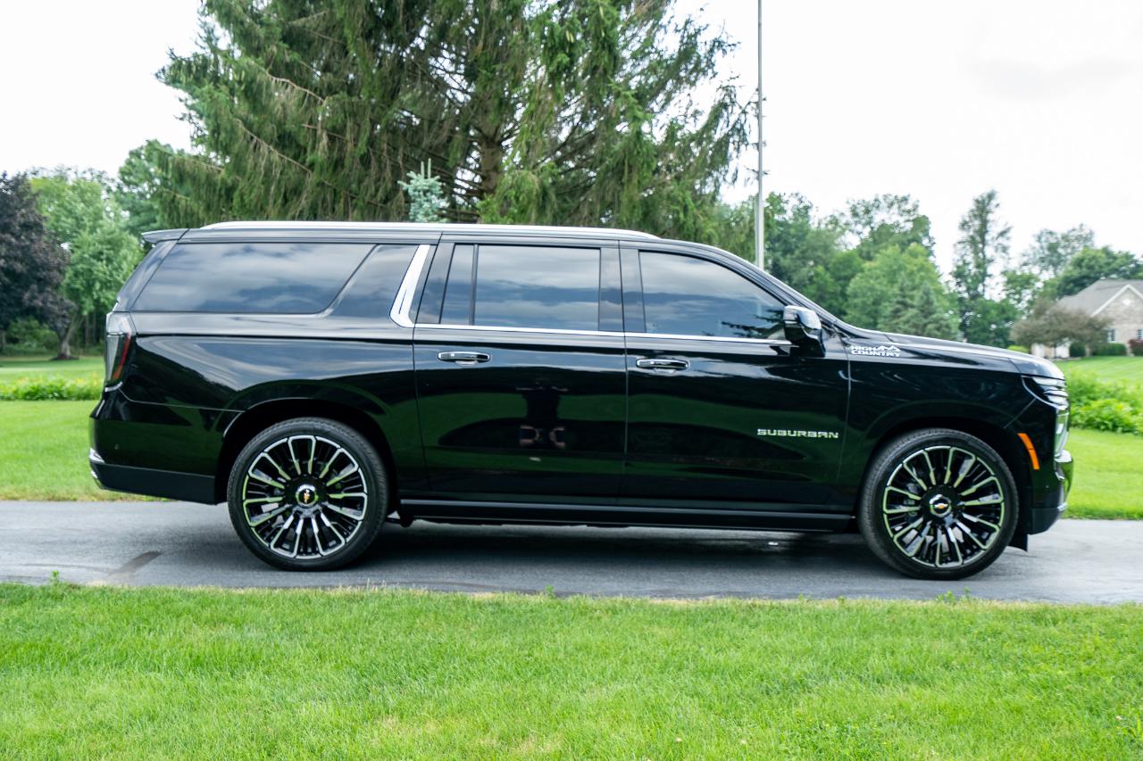 Chevrolet Suburban High Country 4WD 2026
