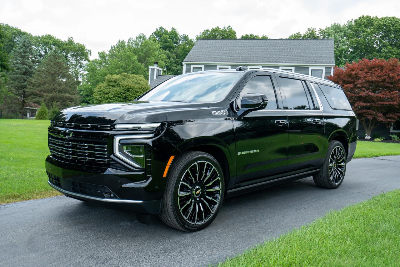 Chevrolet Suburban High Country 4WD 2026