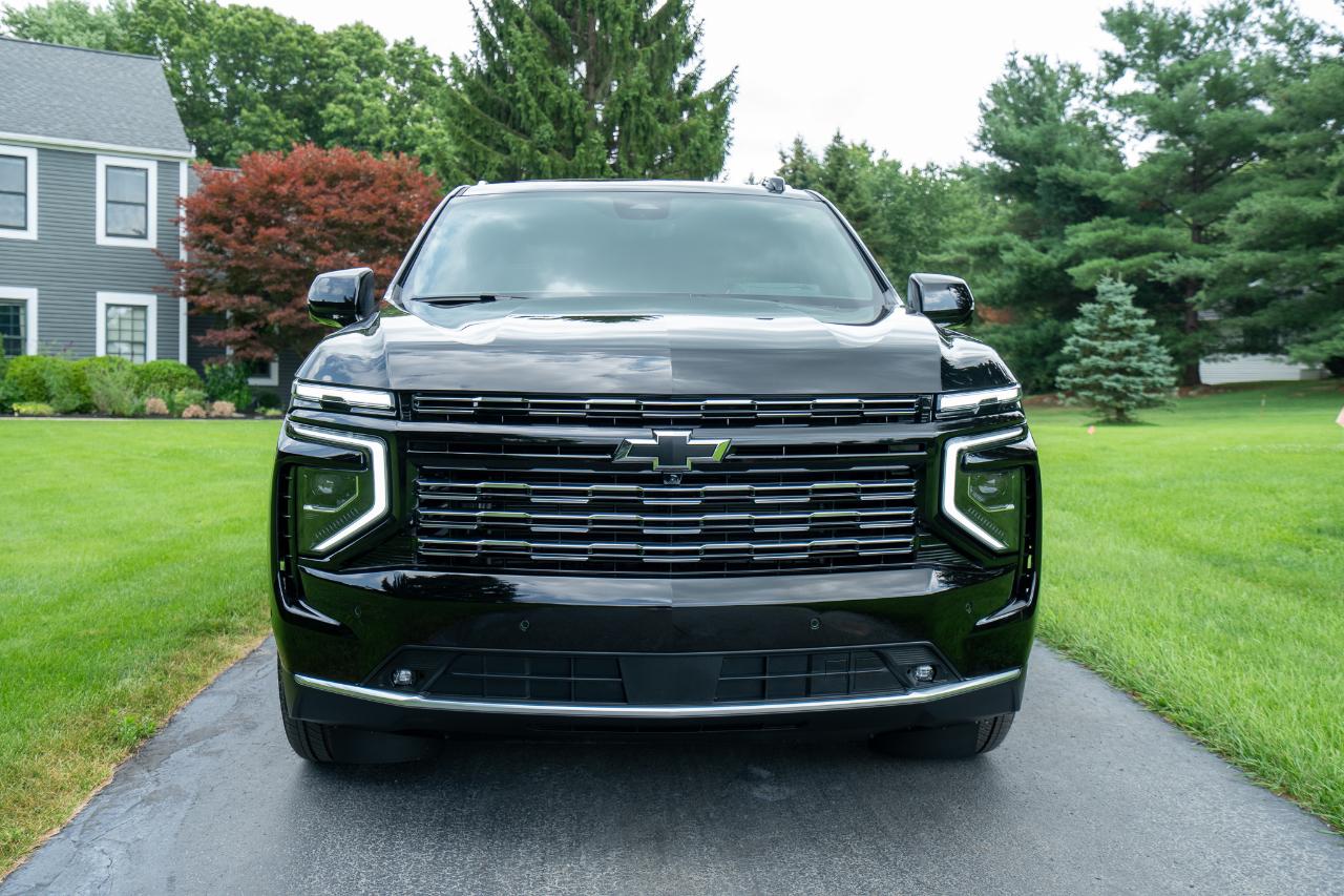 Chevrolet Suburban High Country 4WD 2026