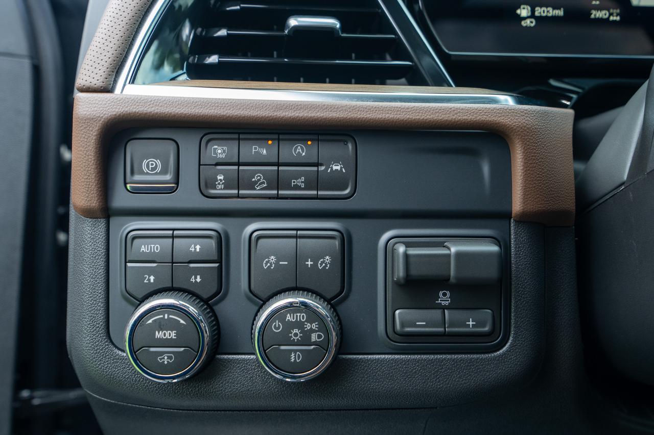 Chevrolet Suburban High Country 4WD 2026