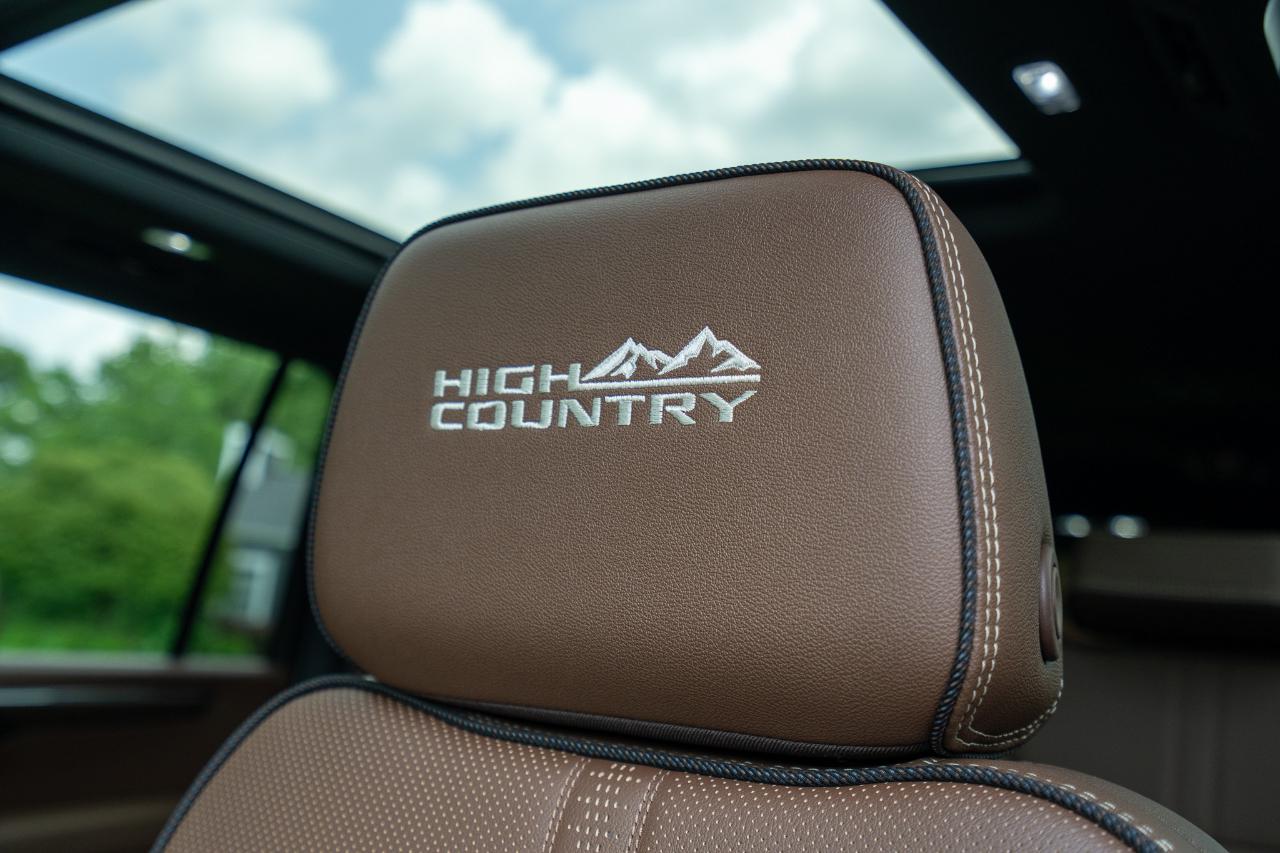 Chevrolet Suburban High Country 4WD 2026