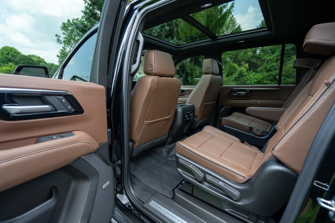 Chevrolet Suburban High Country 4WD 2026