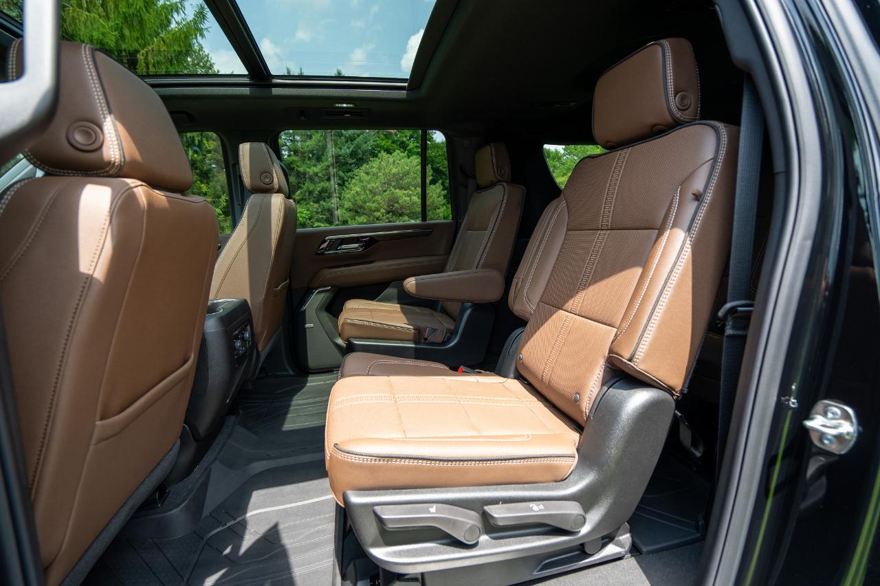 Chevrolet Suburban High Country 4WD 2026