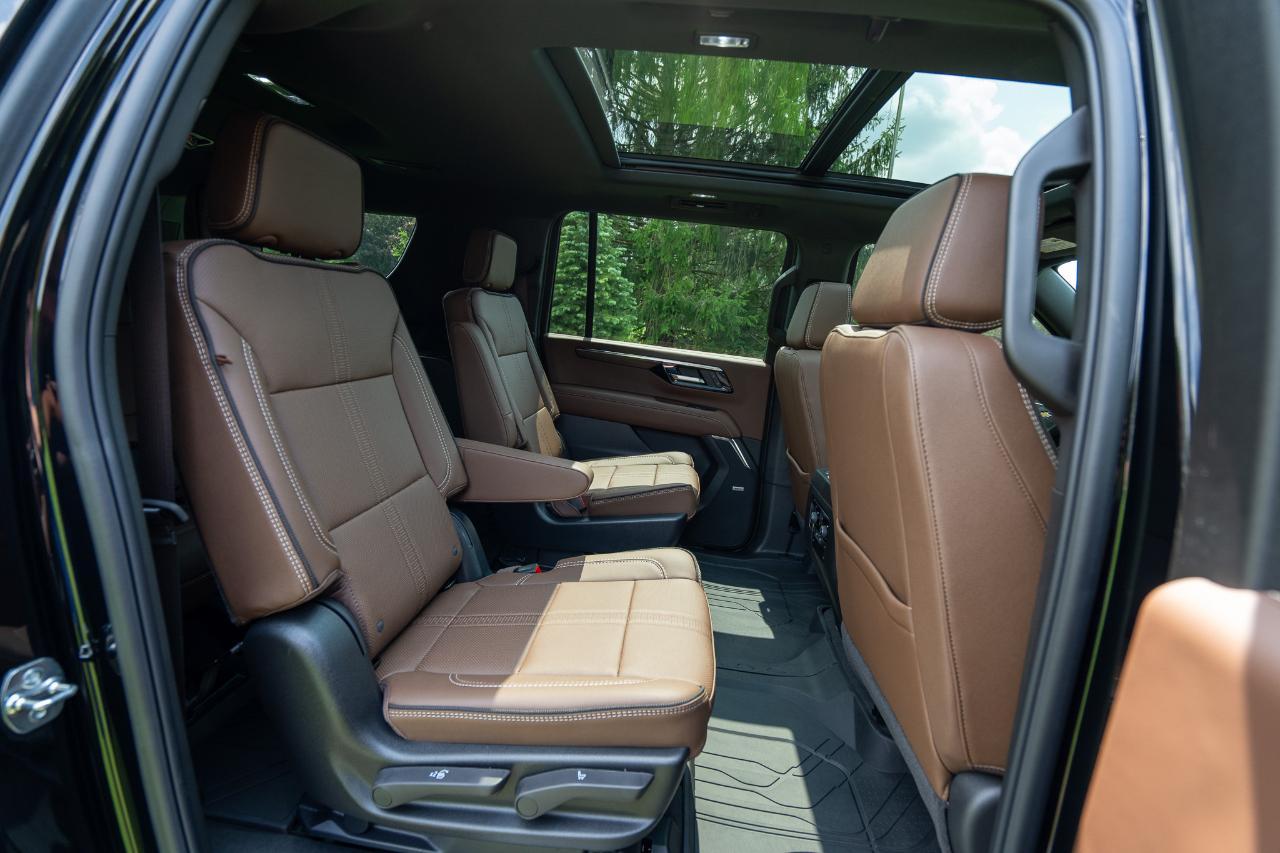 Chevrolet Suburban High Country 4WD 2026