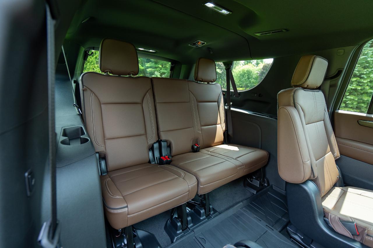 Chevrolet Suburban High Country 4WD 2026