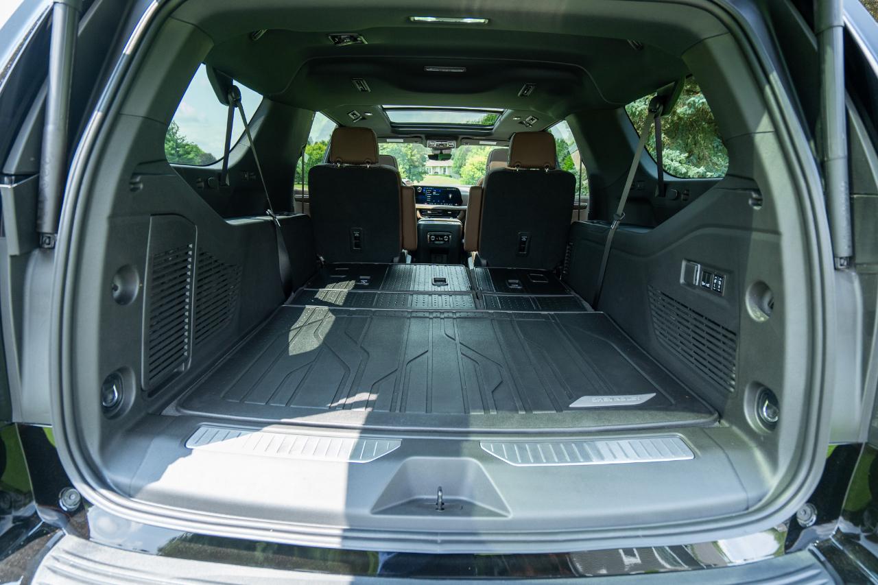 Chevrolet Suburban High Country 4WD 2026