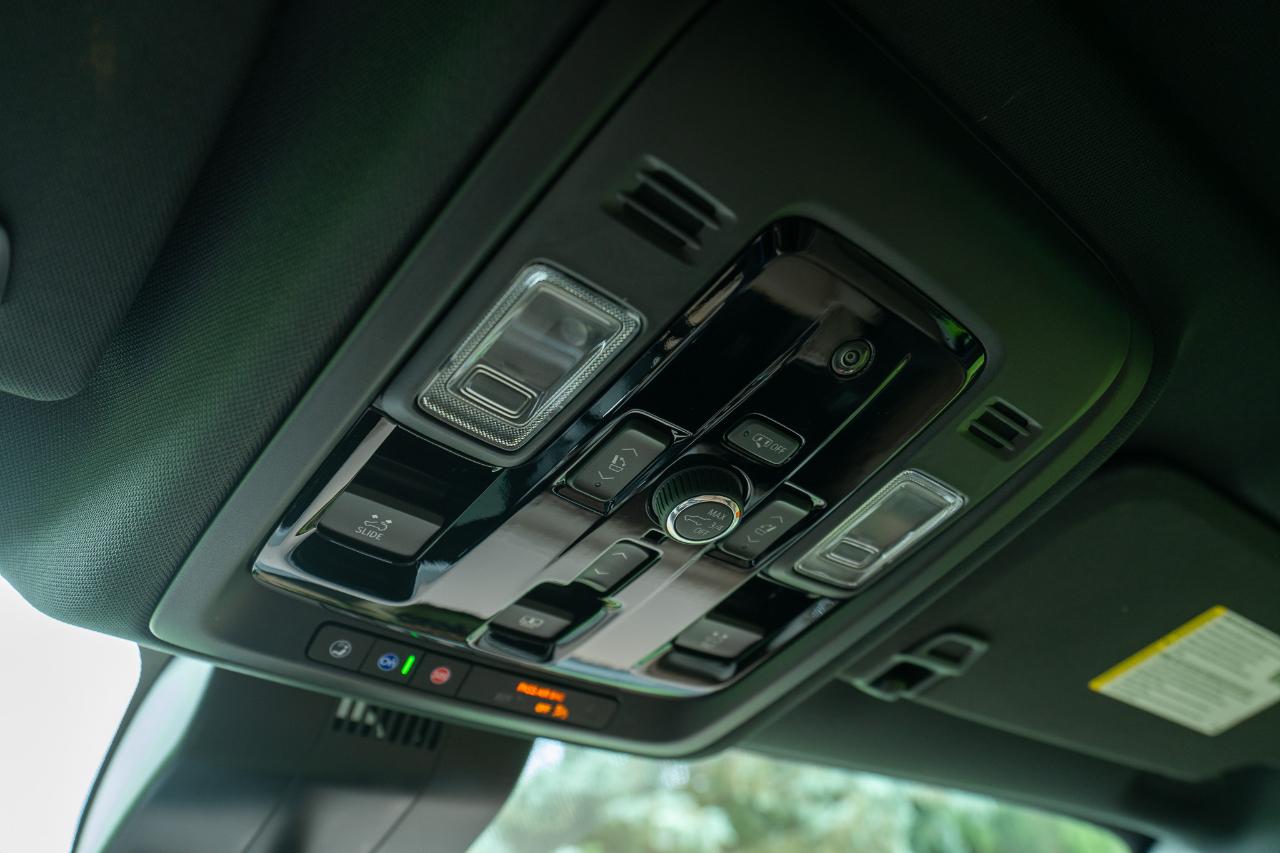 Chevrolet Suburban High Country 4WD 2026