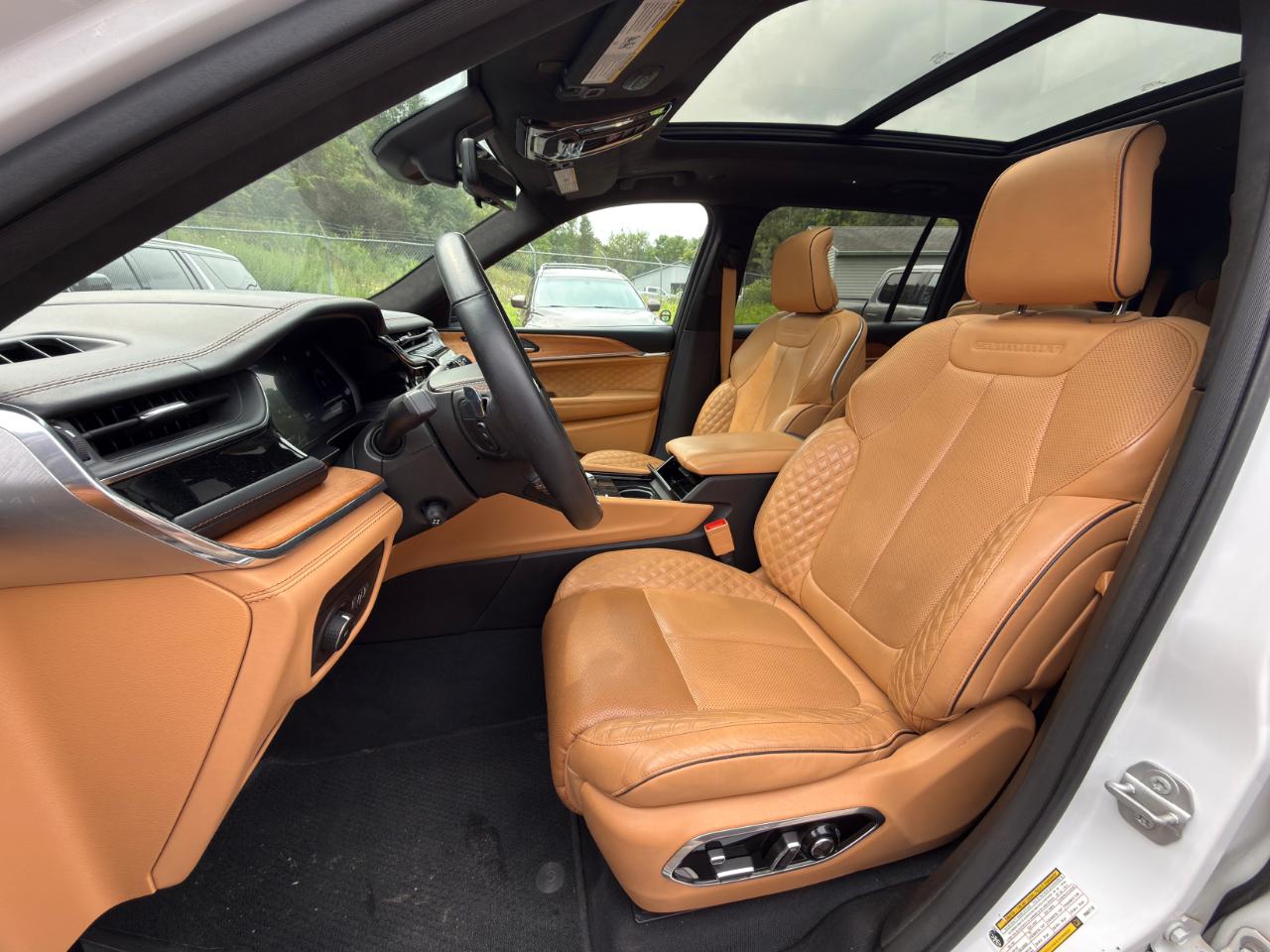 Jeep Grand Cherokee L Summit 4WD 2023