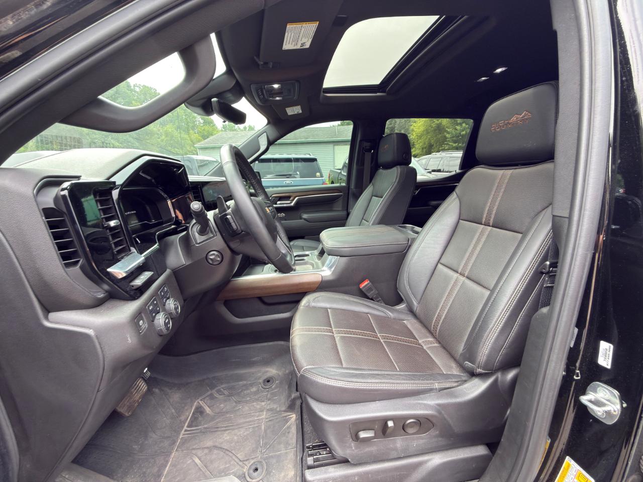 Chevrolet Silverado 1500 High Country Crew Cab 4WD 2023