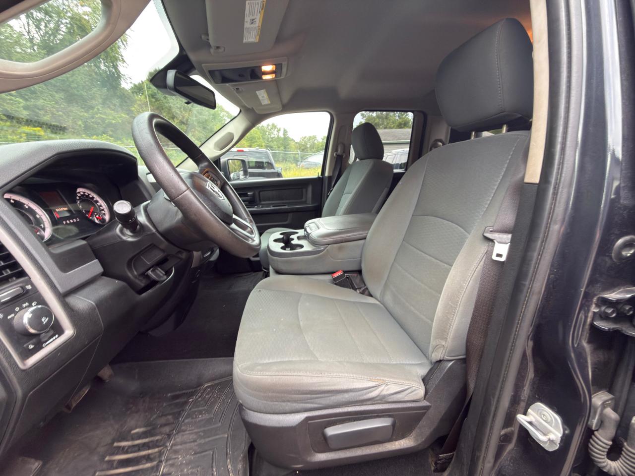RAM 1500 ST Quad Cab 4WD 2015
