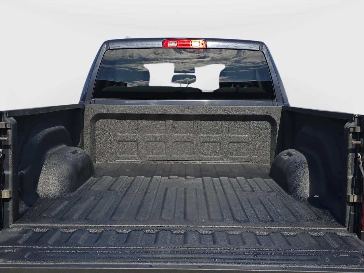 RAM 1500 ST Quad Cab 4WD 2015