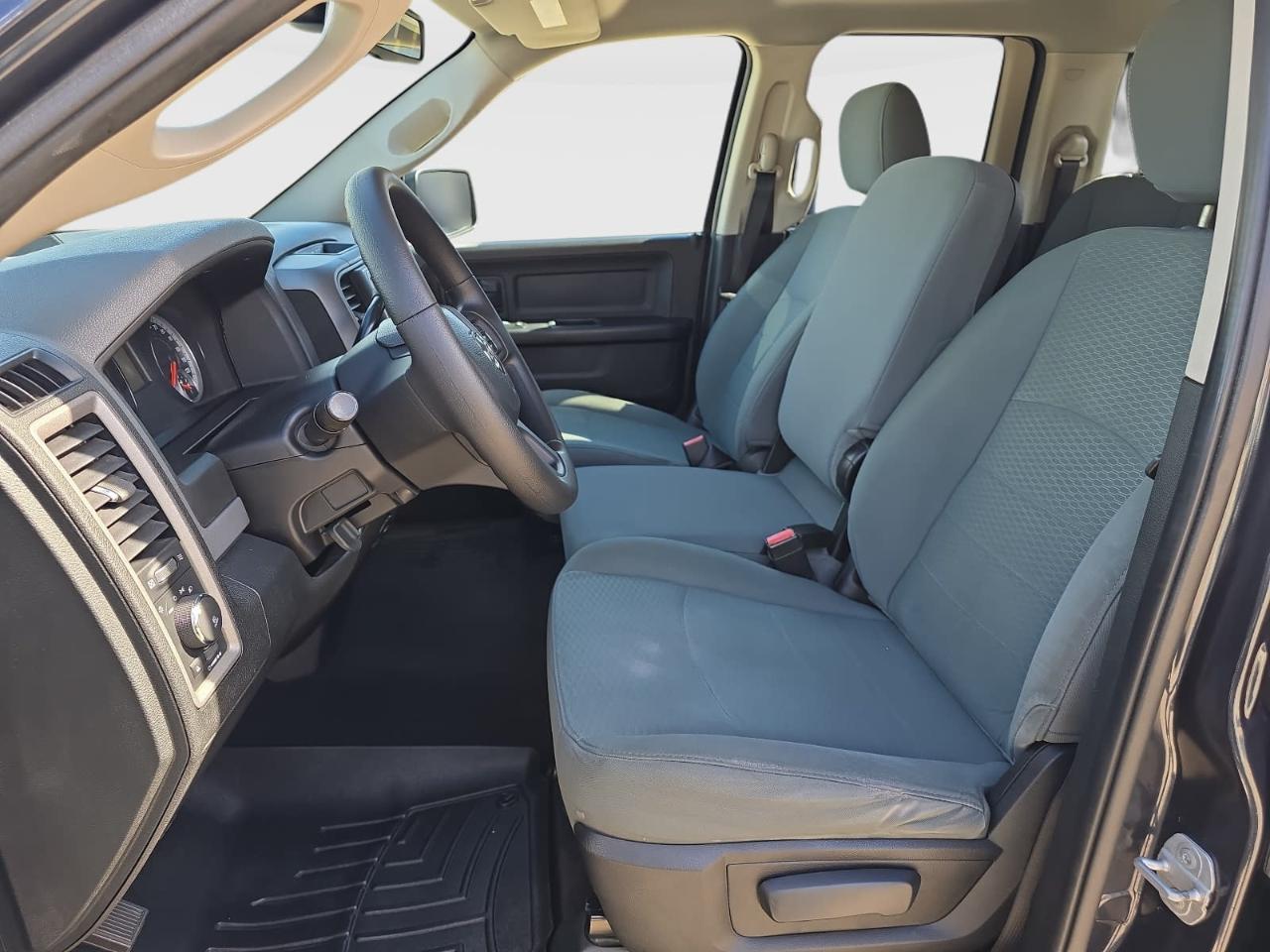RAM 1500 ST Quad Cab 4WD 2015