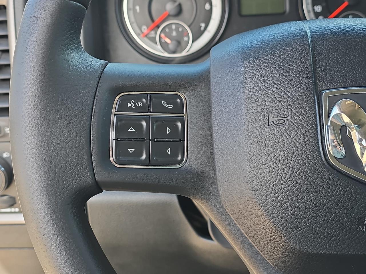 RAM 1500 ST Quad Cab 4WD 2015