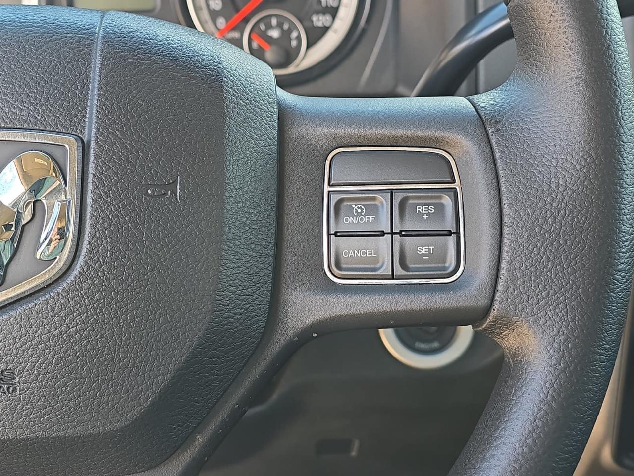 RAM 1500 ST Quad Cab 4WD 2015