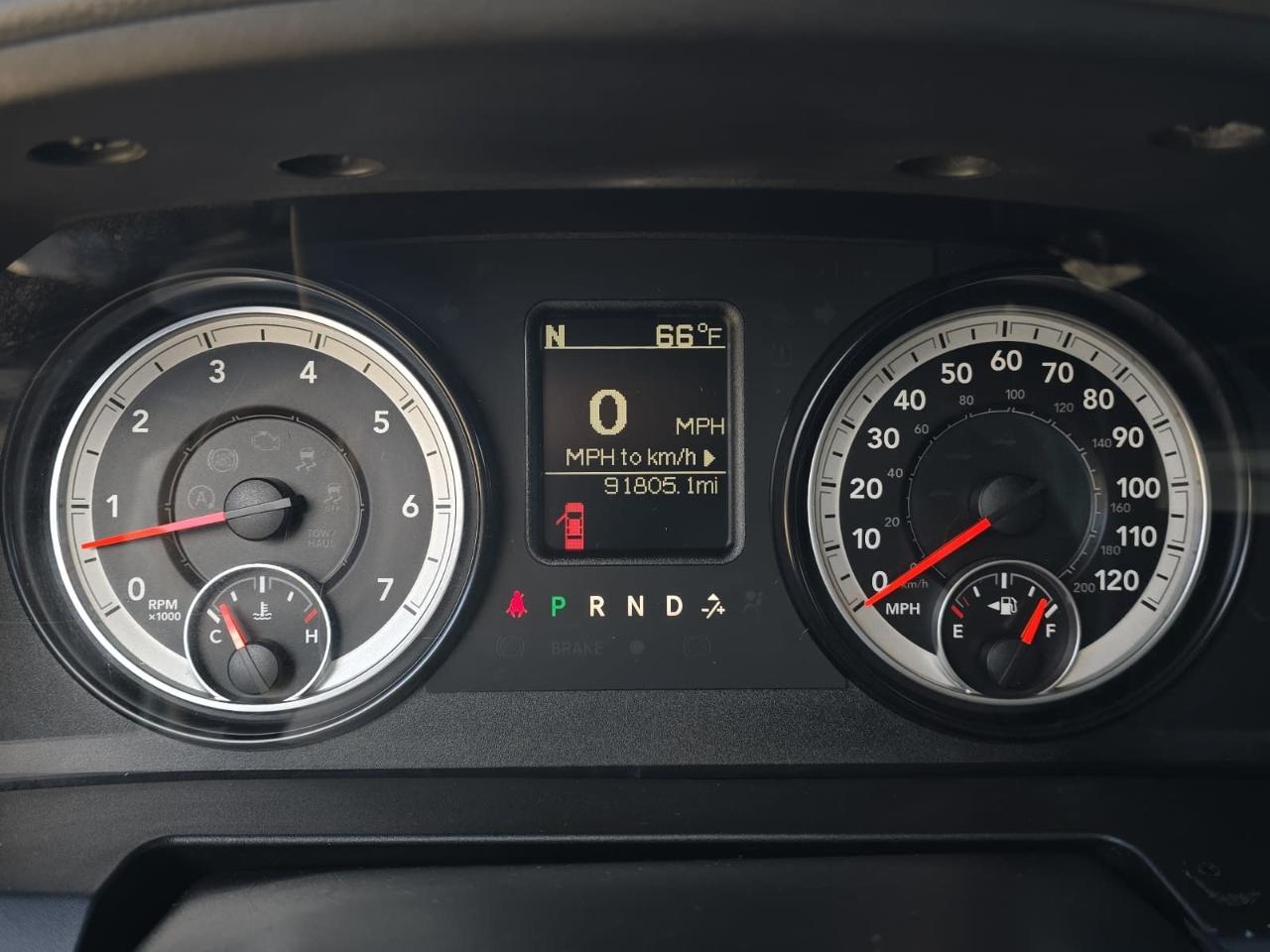 RAM 1500 ST Quad Cab 4WD 2015