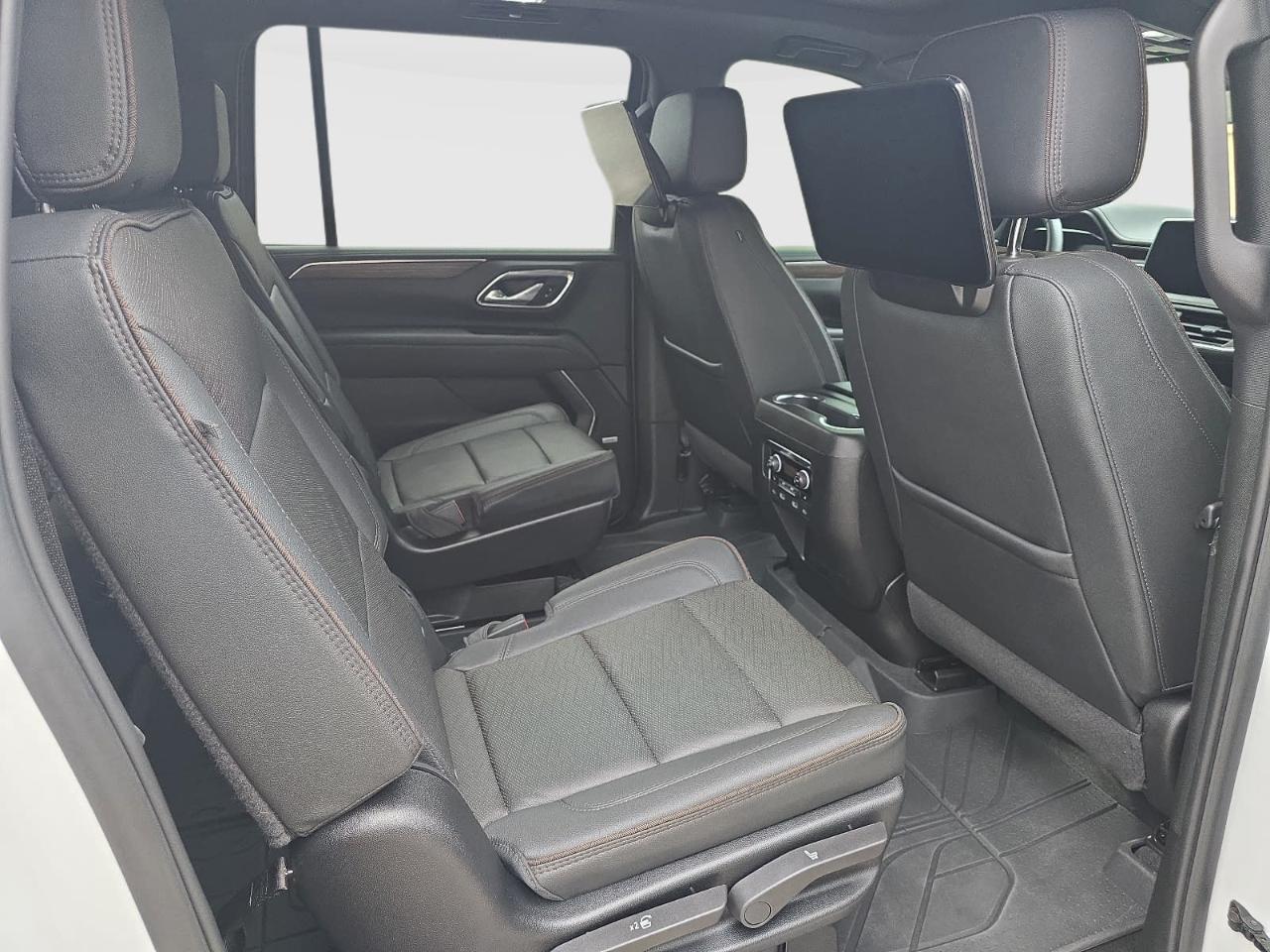 Chevrolet Suburban High Country 4WD 2024