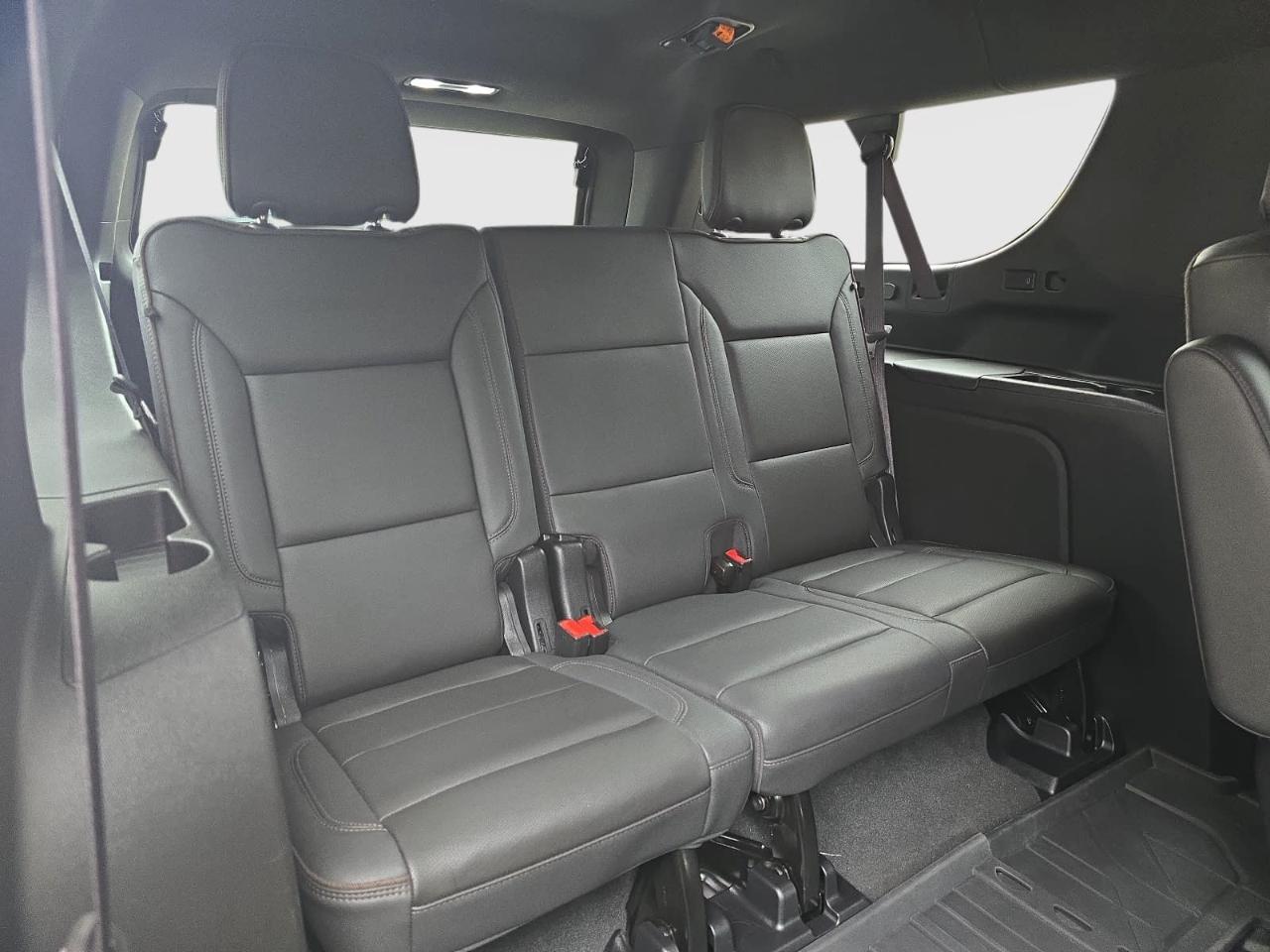Chevrolet Suburban High Country 4WD 2024