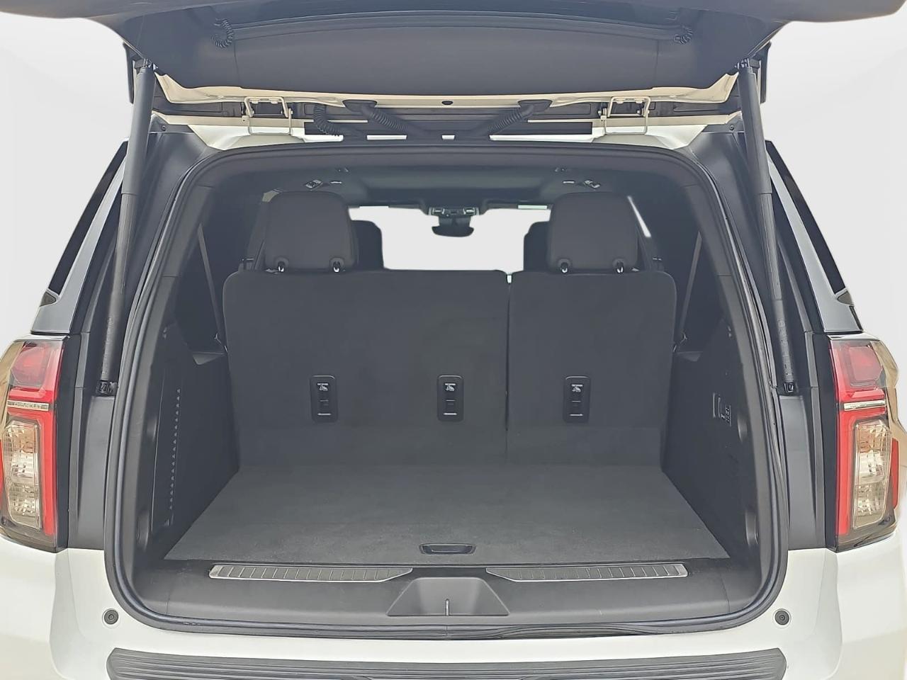 Chevrolet Suburban High Country 4WD 2024