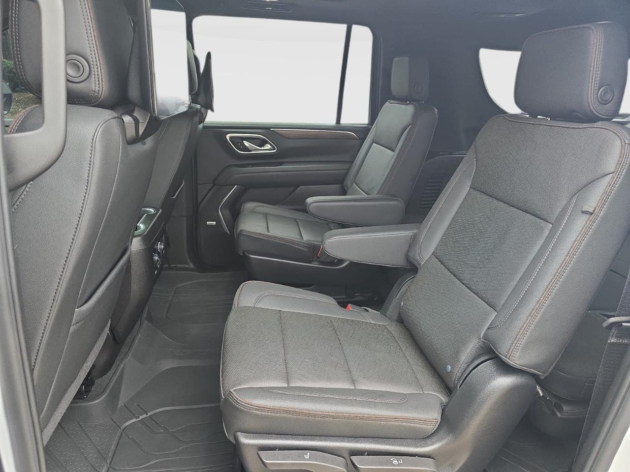 Chevrolet Suburban High Country 4WD 2024
