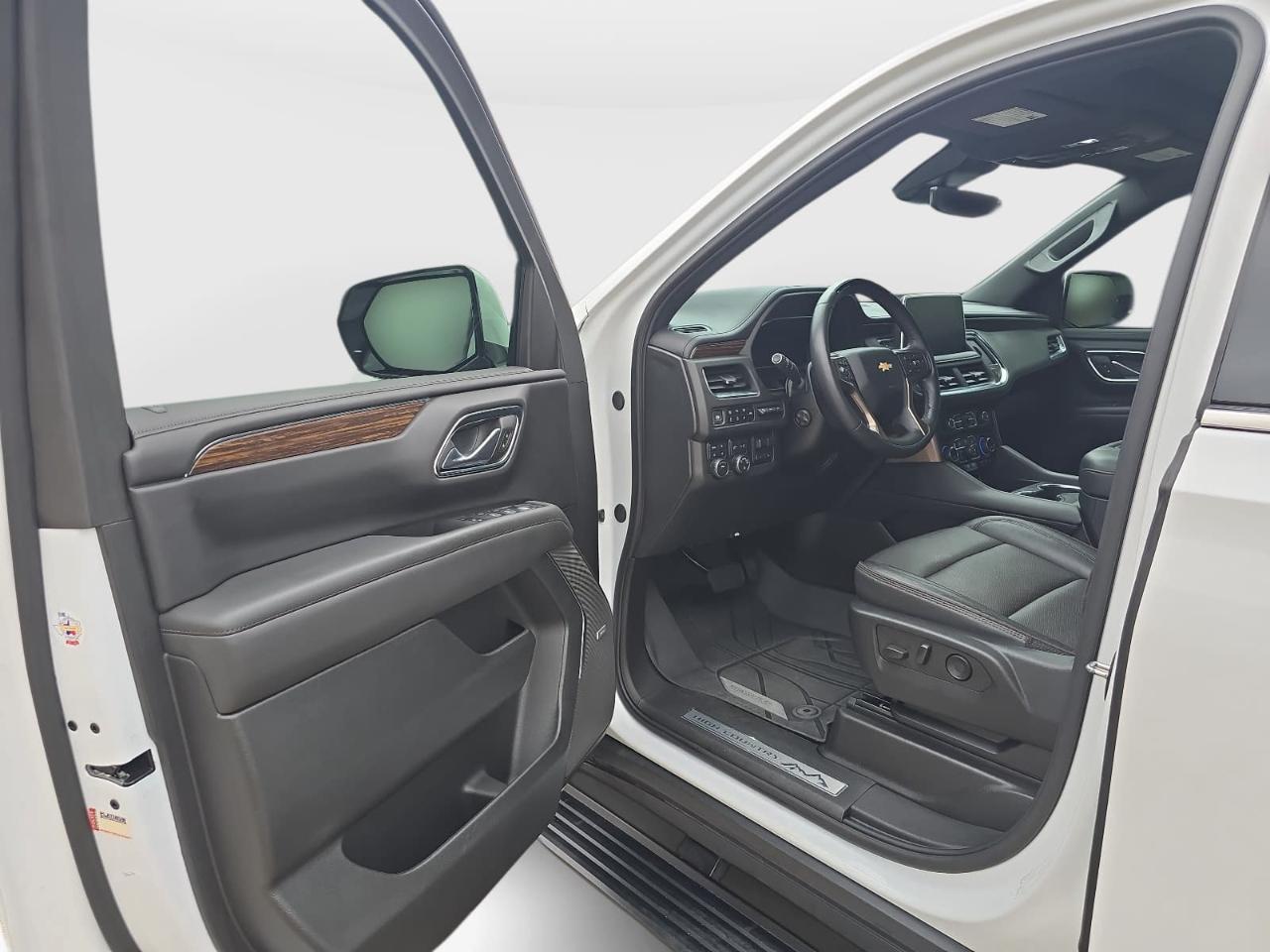 Chevrolet Suburban High Country 4WD 2024