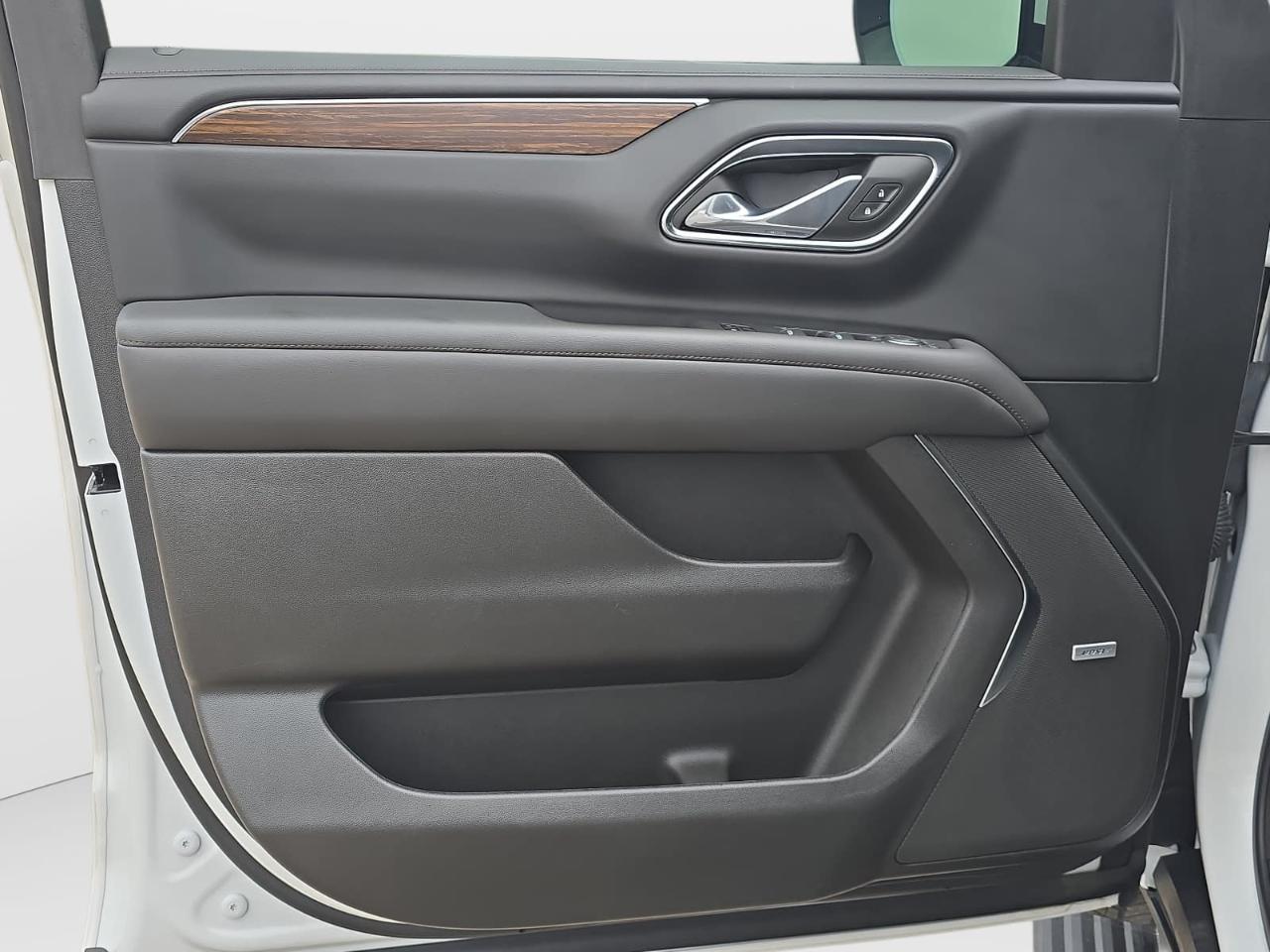 Chevrolet Suburban High Country 4WD 2024