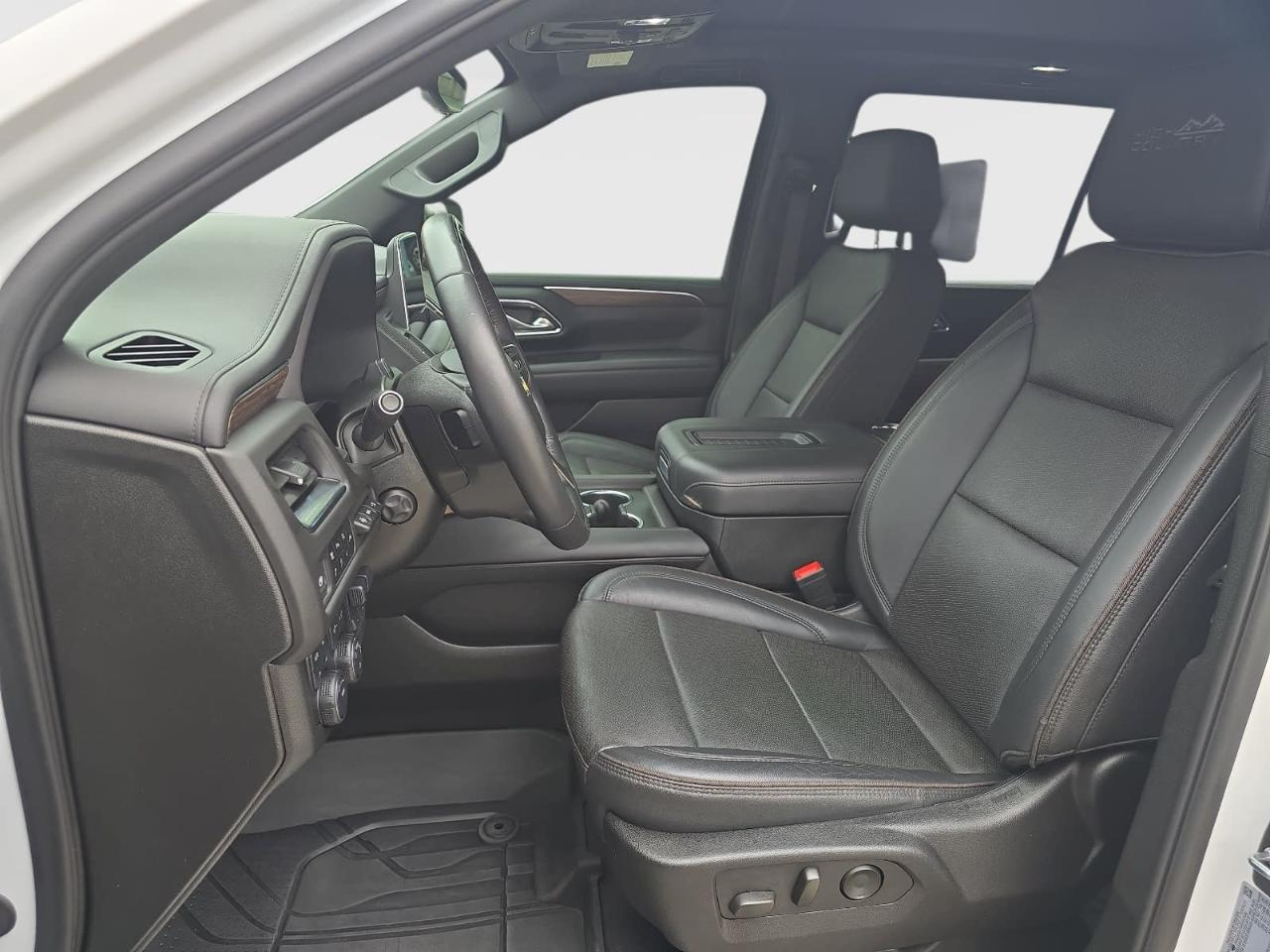 Chevrolet Suburban High Country 4WD 2024