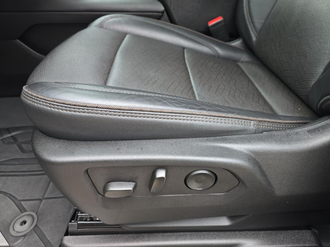 Chevrolet Suburban High Country 4WD 2024