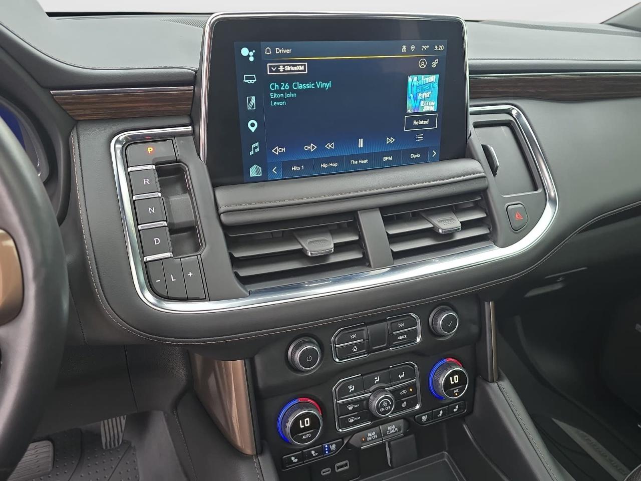 Chevrolet Suburban High Country 4WD 2024