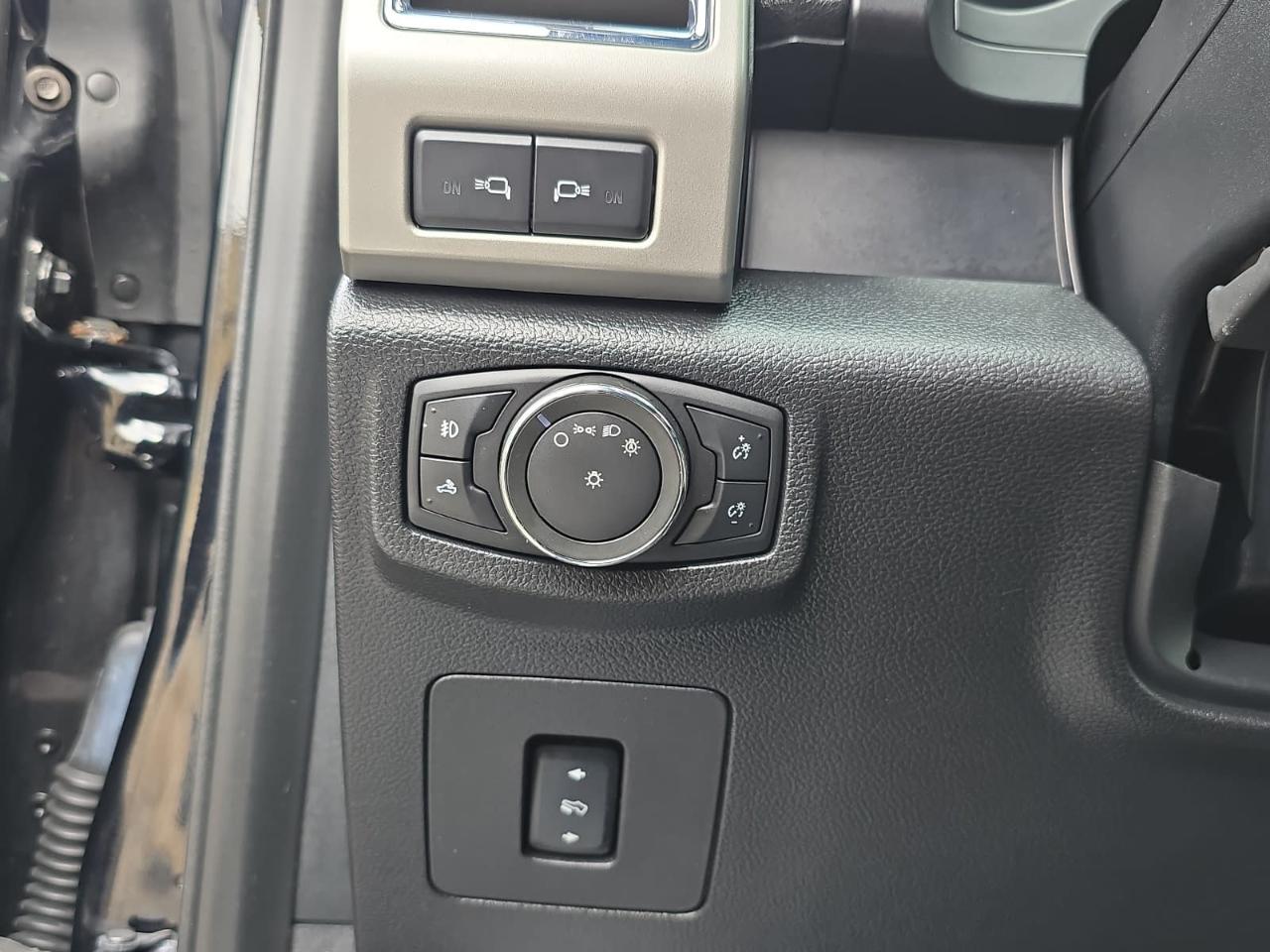 Ford F150 Lariat Supercrew 4WD 2016