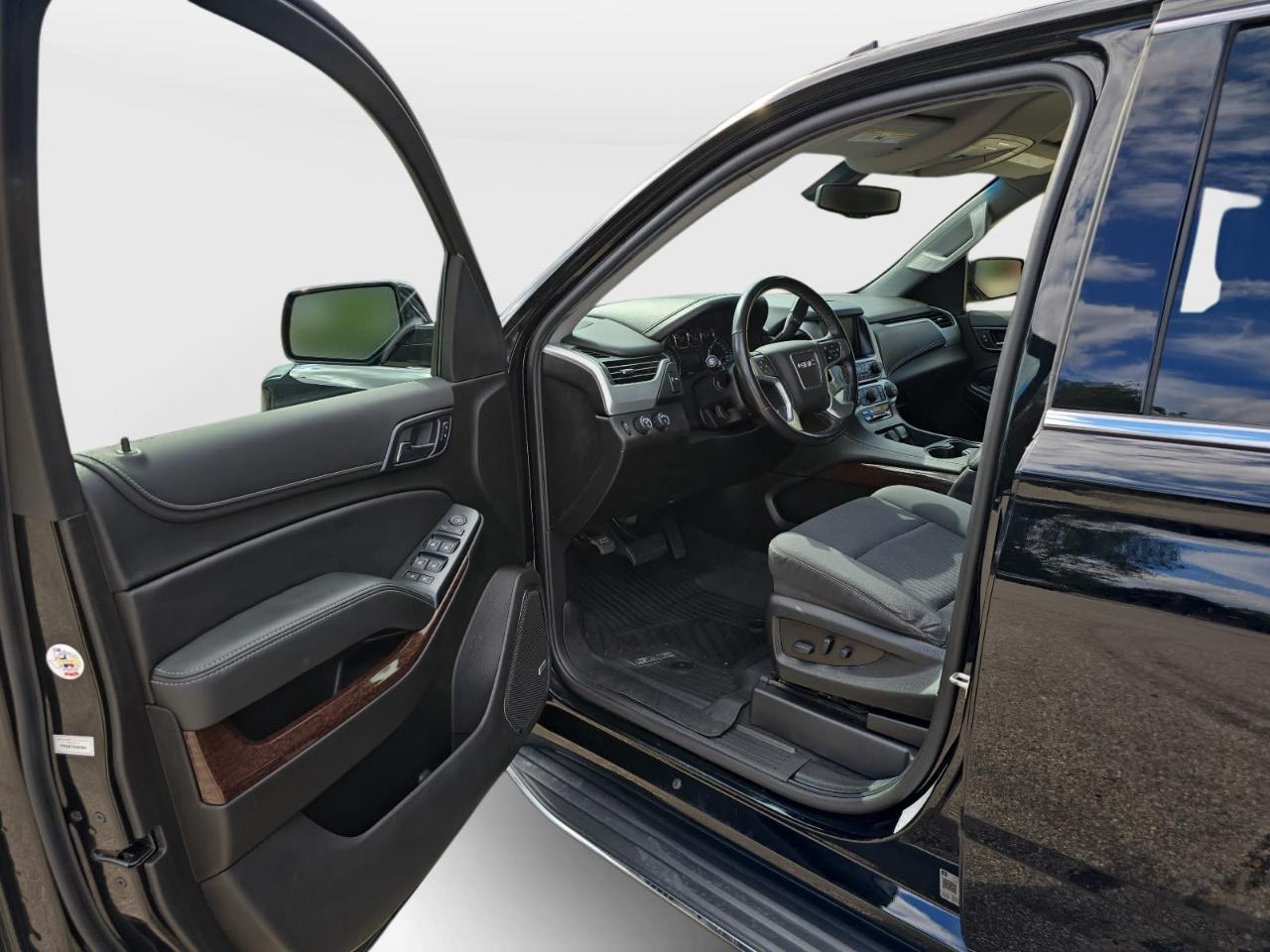 GMC Yukon XL SLE 4WD 2019