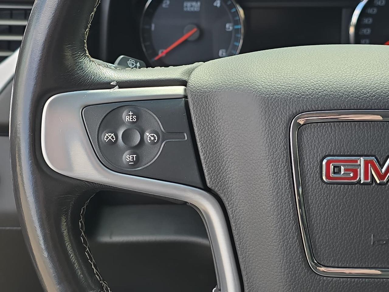 GMC Yukon XL SLE 4WD 2019