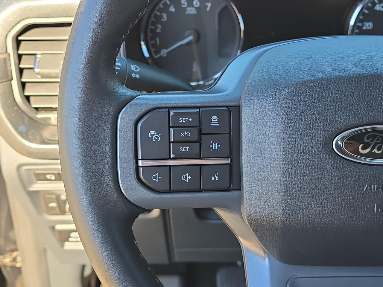 Ford F150 XLT Supercrew 4WD 2023